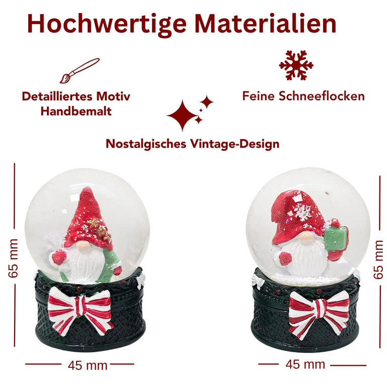 2 süße Mini-Schneekugeln Weihnachtswichtel auf grün B: 45mm - Schneekugelhaus