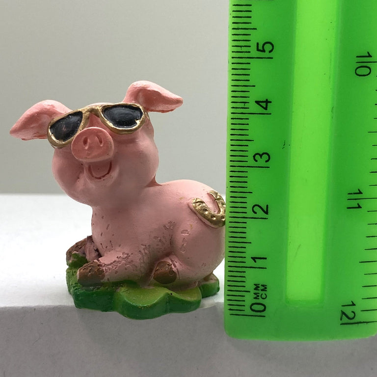 Innenmodell "Schwein mit Hufeisen-Marke" - 40 x 45 mm - Schneekugelhaus