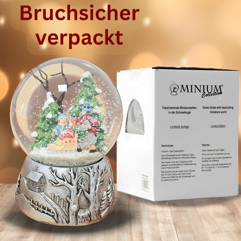 Nostalgische Schneekugel Familienspaziergang Silber Landschaft 100 mm Durchmesser mit Spieluhr - Schneekugelhaus
